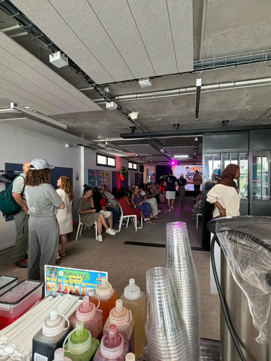 Comptoir à bubble teas installé en salle de réception — Chana Thai à Colombes