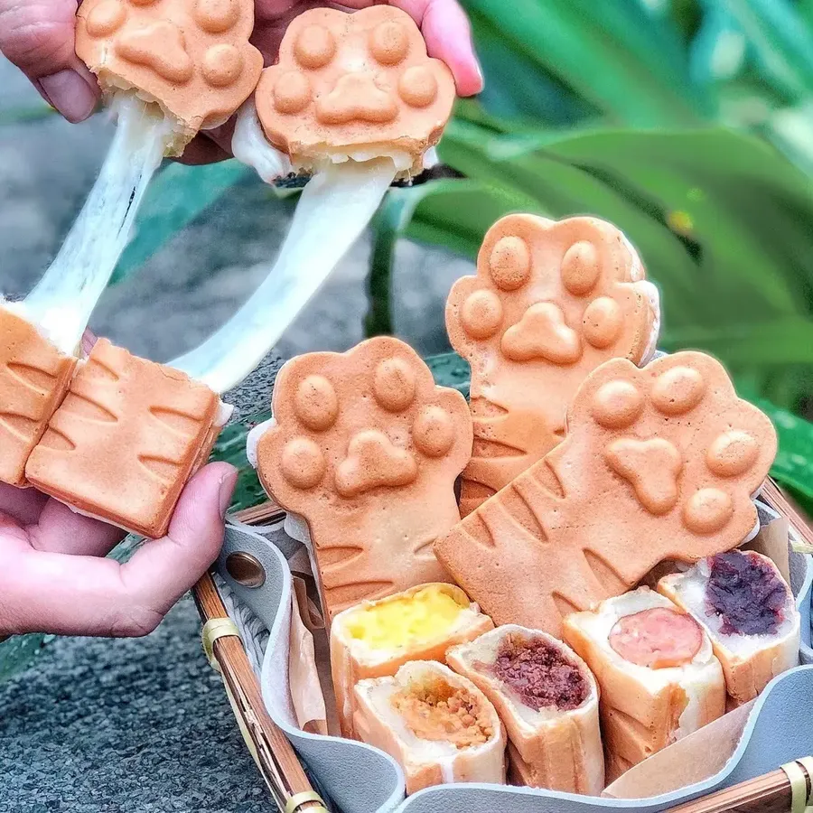 Mochi waffles en forme de patte de koala, croustillantes et fourrées